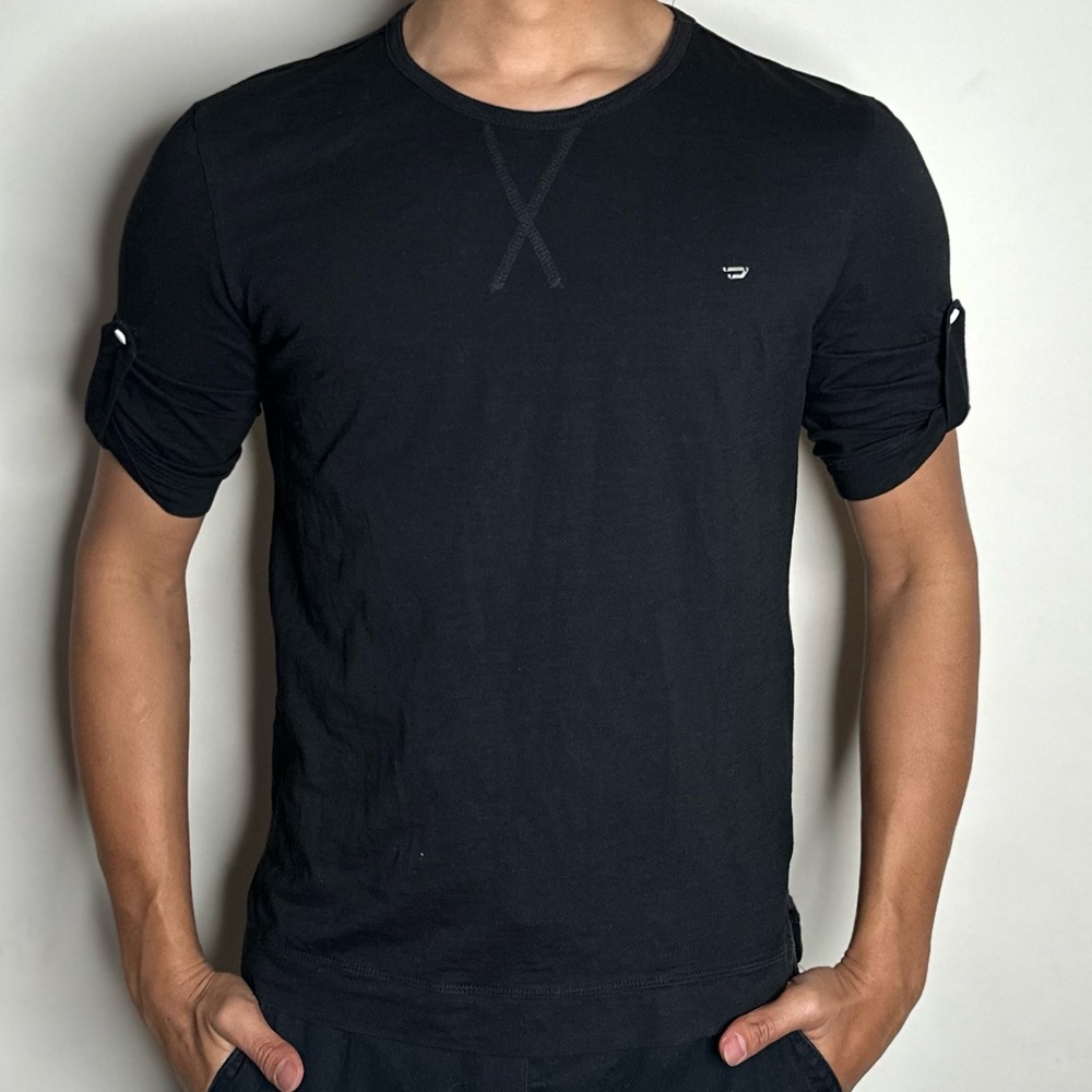 Black tee